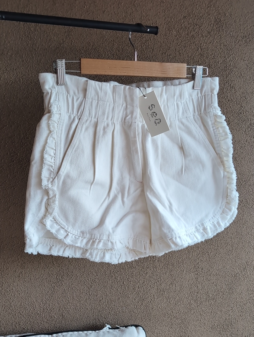 NWT Sea New York White Ruffle-Trim Paperbag Waist Denim Shorts